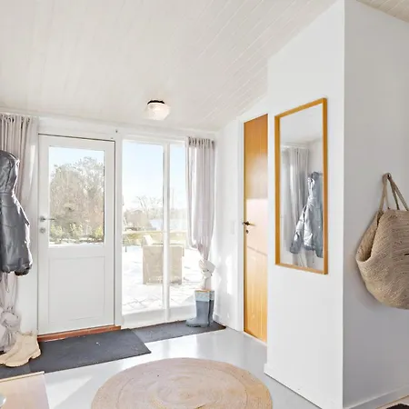2 Bedroom Amazing In בית נופש Melby