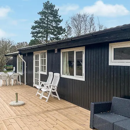2 Bedroom Amazing In Melby